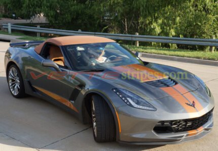 Shark grey C7 Corvette Z06 convertible with gloss kalahari GM full length racing stripe 2