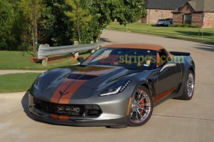 Shark grey C7 Corvette Z06 convertible with gloss kalahari GM full length racing stripe 2