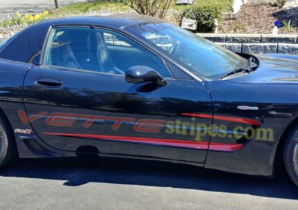 Black C5 Corvette Z06 with red side stripe 3 without pinstripes