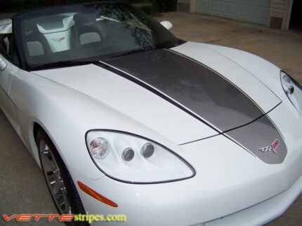 Arctic white C6 Corvette convertible with medium charcoal and black ME stripe