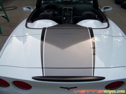 Arctic white C6 Corvette convertible with medium charcoal and black ME stripe