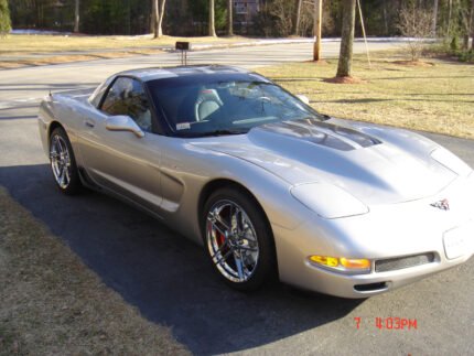 Pewter C5 Corvette with metallic black MCM hood style 3 stripe