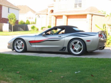 Pewter C5 Corvette with black red side stripes graphic