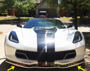 White C7 Z06 front splitter and side skirt pinstripes